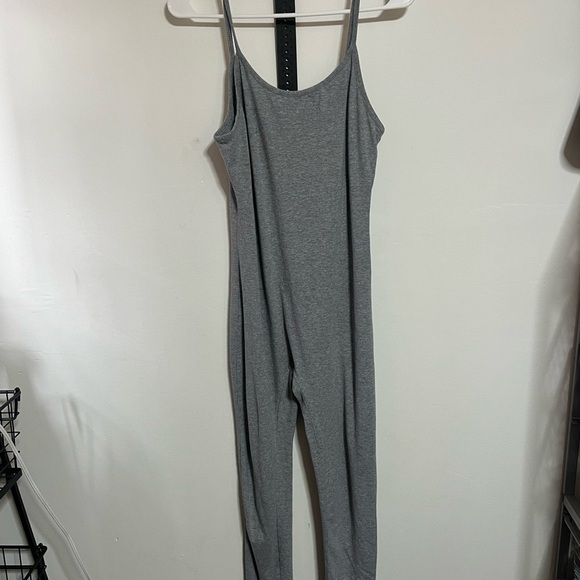 Active USA Gray Bodysuit Sz Large - Picture 4 of 6